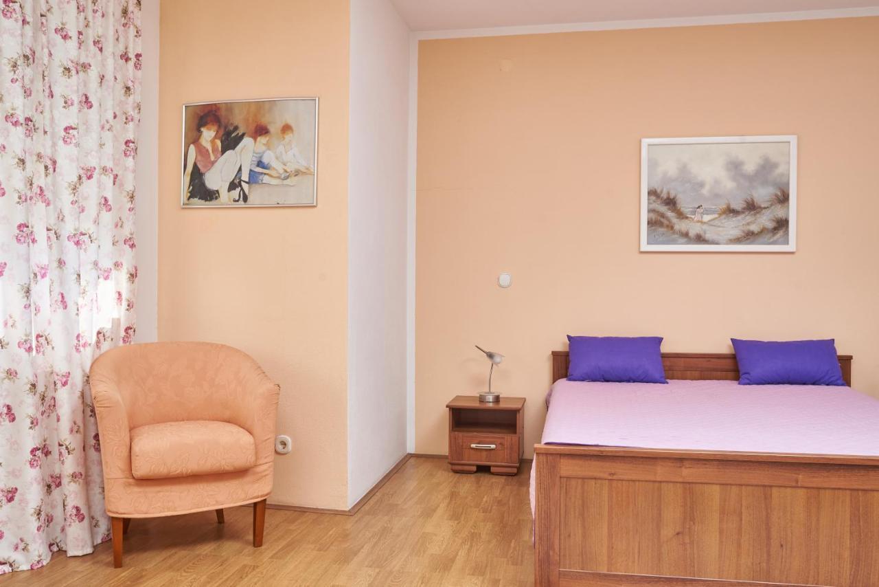 Apartments Lovric With Sea View Kaštela Exteriér fotografie