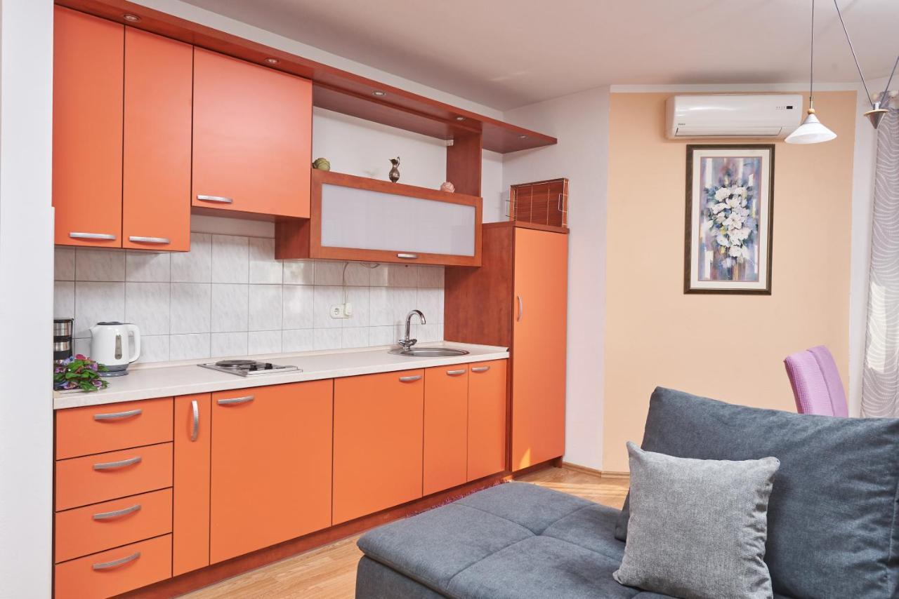 Apartments Lovric With Sea View Kaštela Exteriér fotografie