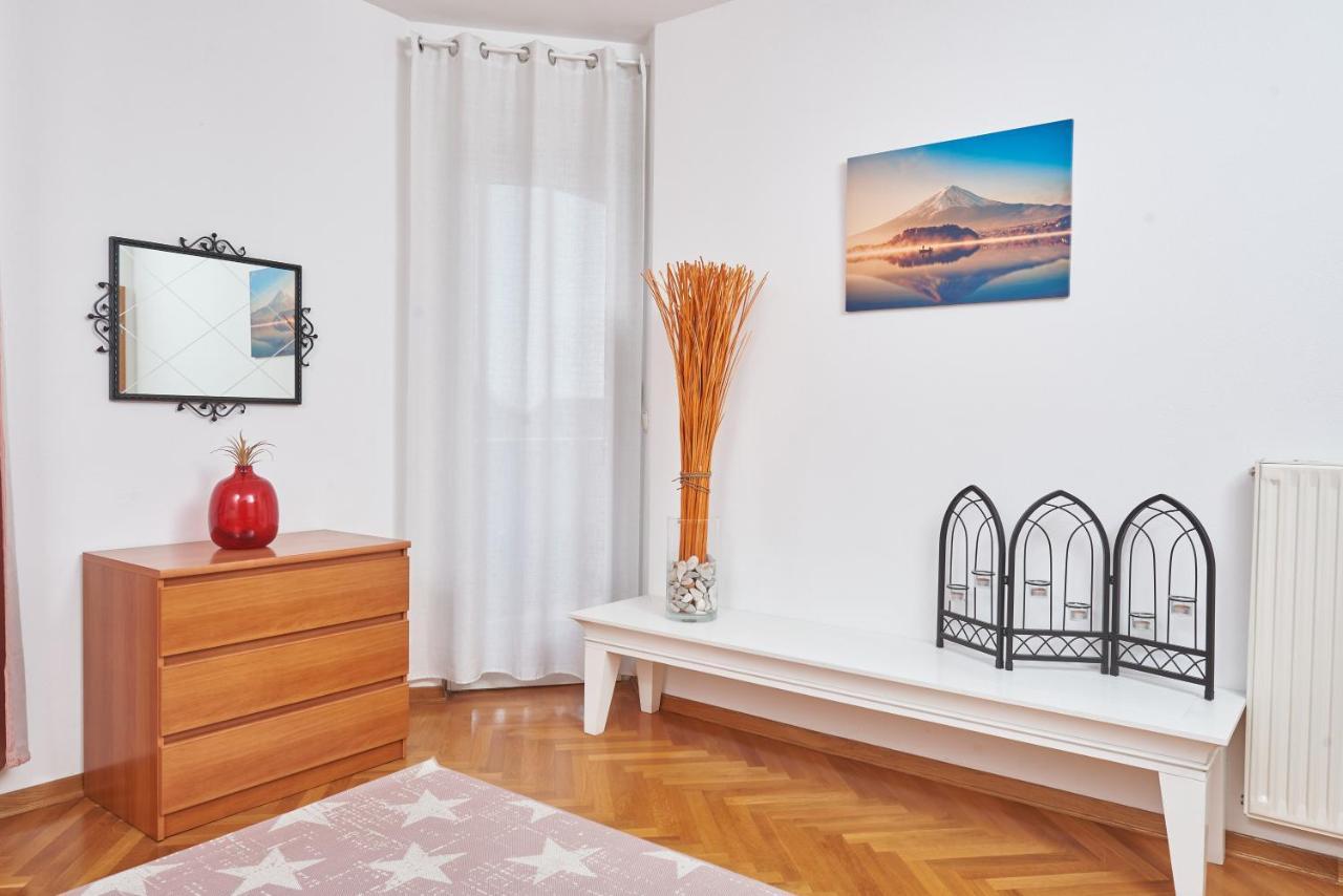 Apartments Lovric With Sea View Kaštela Exteriér fotografie