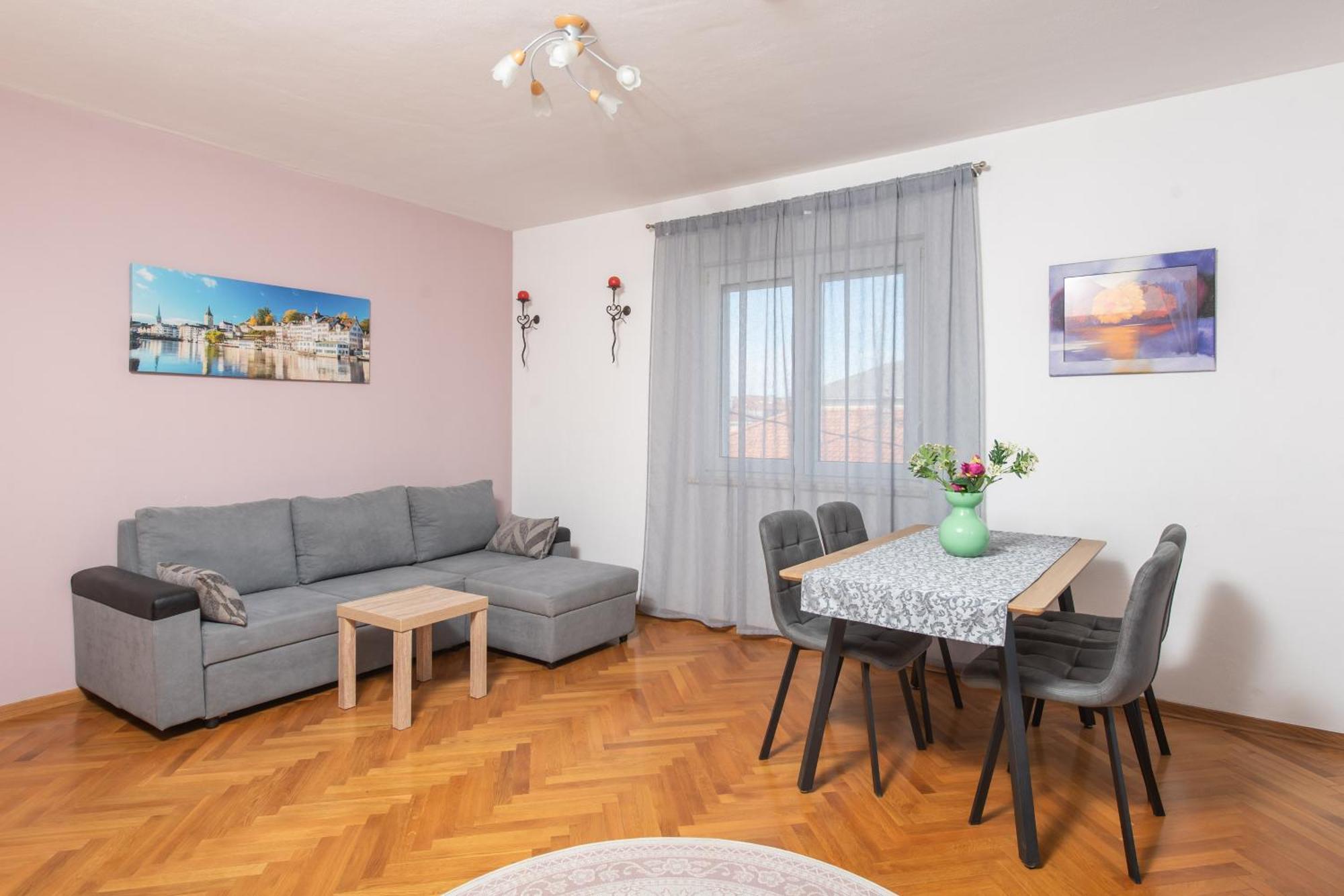 Apartments Lovric With Sea View Kaštela Exteriér fotografie